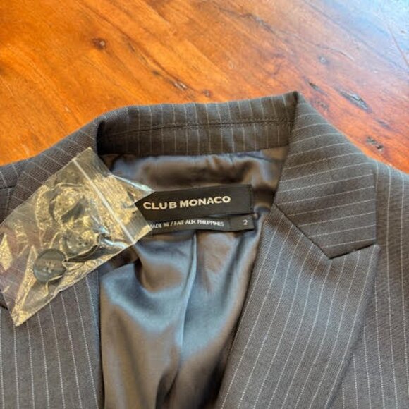 Club Monaco Suit | Grey and blue pinstripe suit | Blazer Size 2 | Pants Size 4 - Picture 15 of 16
